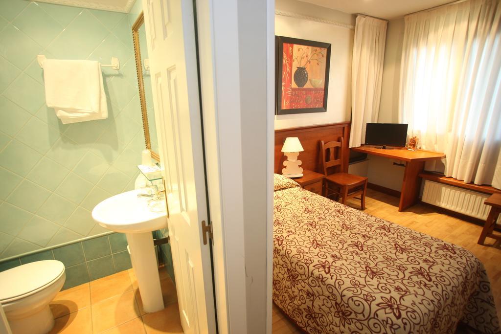 Hostal Vitorina Soria Ngoại thất bức ảnh